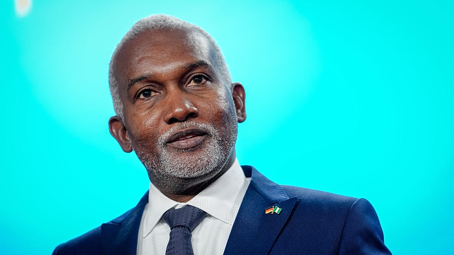 وزير الخارجية النيجيري يوسف توغار يحضر مؤتمرا صحفيا مشتركا مع نظيره الألماني يوهان فادفول، برلين، ألمانيا، الثلاثاء 4 نوفمبر 2025. 