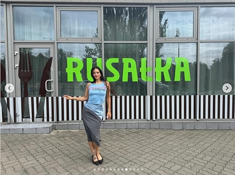 Rosalía at the Rusałka milk bar in Warsaw.