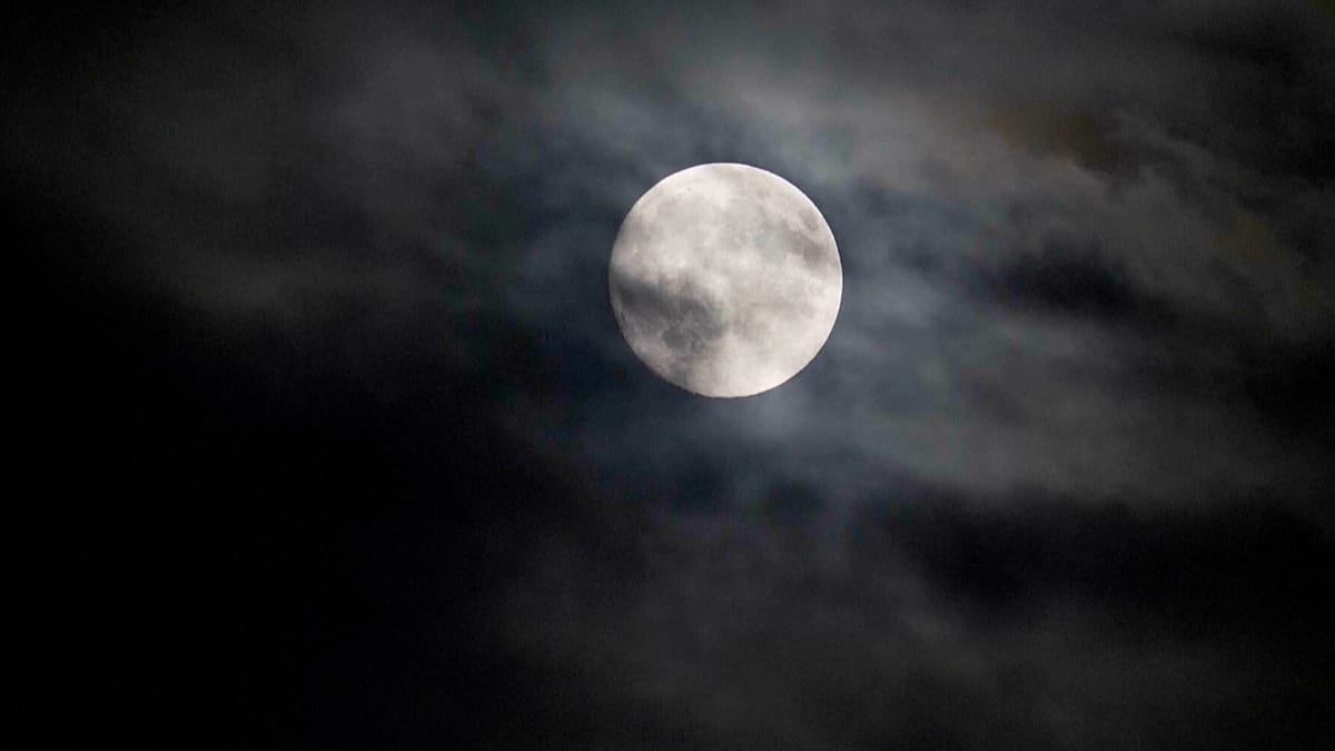 November supermoon to shine brightest and closest of the year