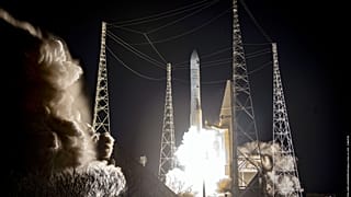 Imágenes del lanzamiento de Metop SGA1 a bordo del cohete Ariane-62 desde el puerto espacial europeo de Kourou, en la Guayana Francesa, a las 02:37 del 13 de agosto de 2025