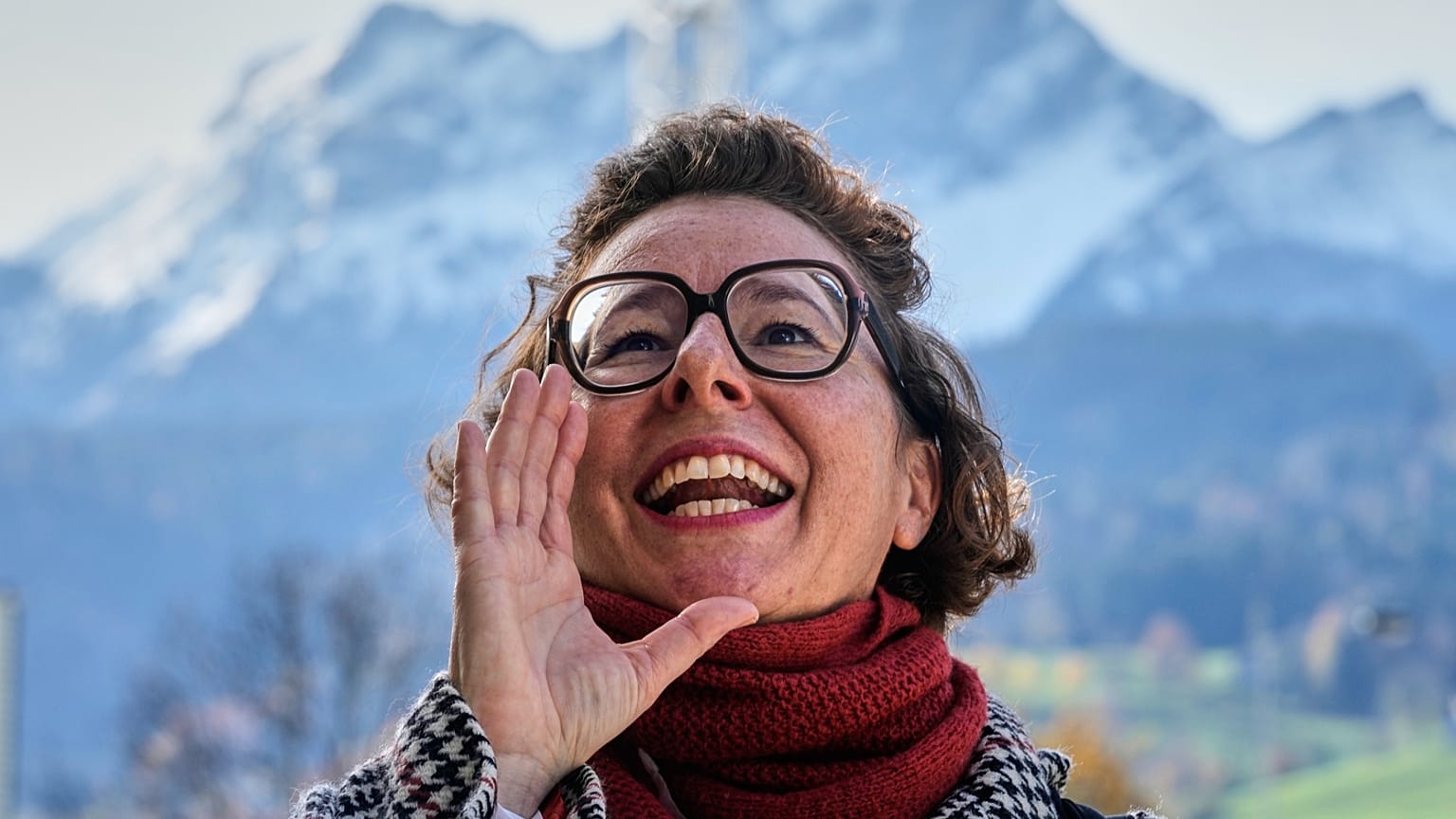 Suíça procura reconhecimento da UNESCO para o yodeling - Na foto: A professora de yodel Nadja Räss canta em Lucerna, na Suíça