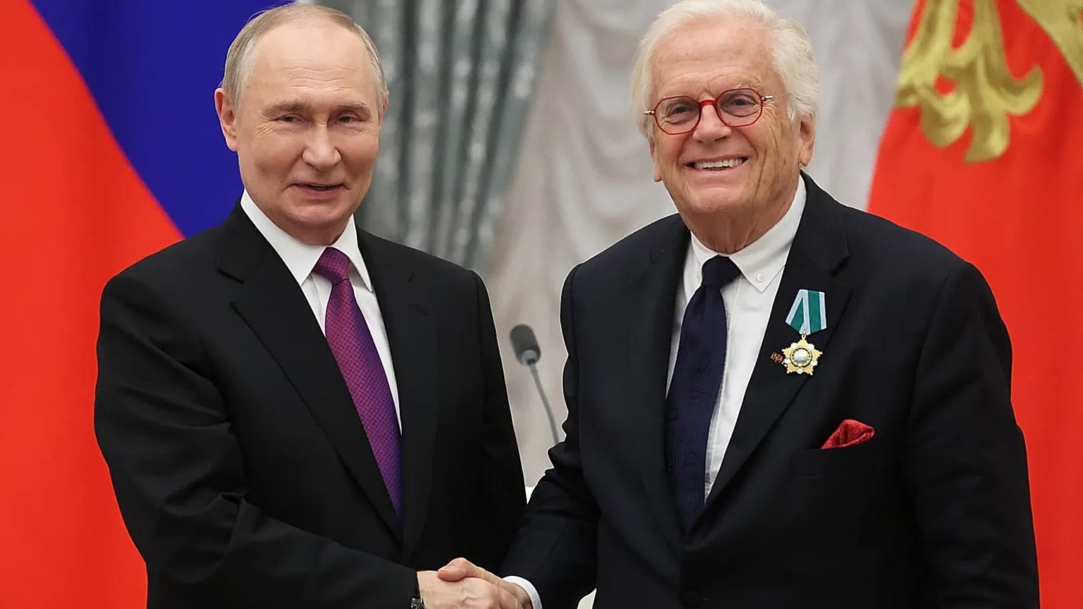 El Presidente ruso Vladimir Putin en la entrega de la Orden de la Amistad al pianista alemán Justus Frantz, 4 de noviembre de 2025.