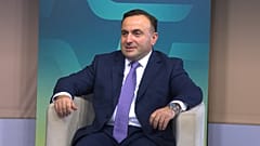 Ο αντιπρόεδρος της BP για 30 χρόνια στο Αζερμπαϊτζάν και τη στροφή στις ΑΠΕ