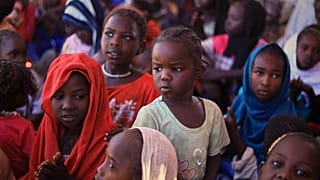 Sudan'ın El Faşir kentinde yer alan bir kamptaki çocuklar, 3 Kasım 2025