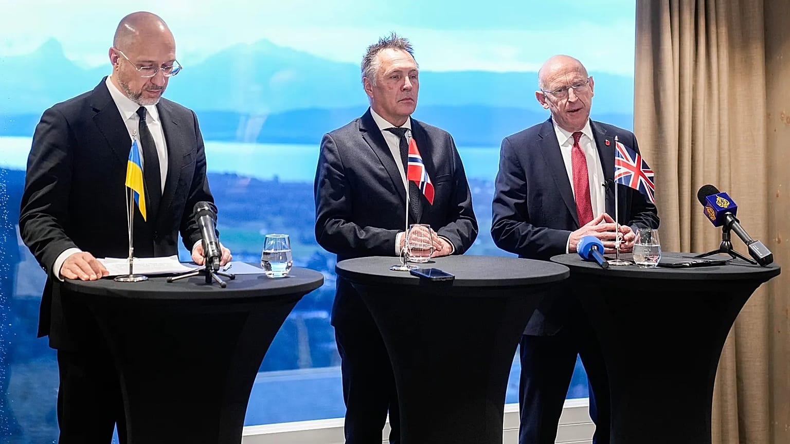 وزرای دفاع اوکراین، بریتانیا و نروژ در نشست تقویت همکاری نیروی اغزامی مشترک