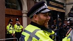 Rendőrök Londonban - fotónk illusztráció
