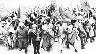 Participantes de la Marcha Verde, Sahara occidental, Marruecos, 1 de noviembre 1975