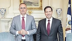 El fundador de la Unión Patriótica de Cuba, José Daniel Ferrer, a la izquierda, junto al secretario de Estado de EE.UU., Marco Rubio, el 4 de noviembre de 2025.