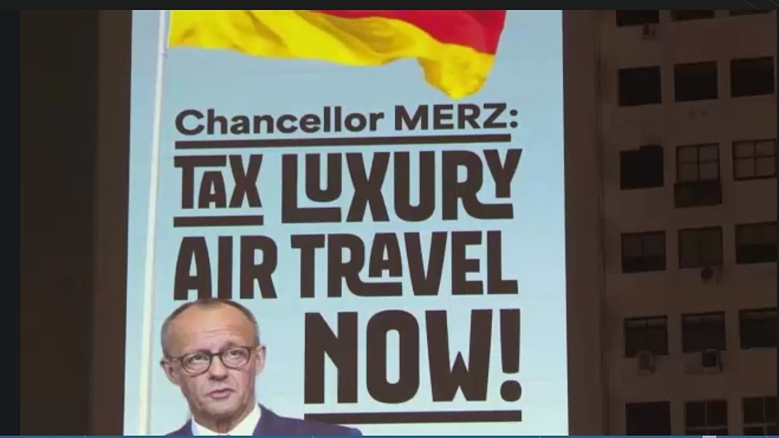 Plakat vor der COP30-Klimakonferenz in Rio de Janeiro in Brasilien