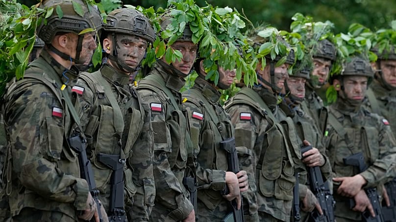 عکس آرشیوی از داوطلبان ارتش لهستان در جریان تمرینات نظامی سال ۲۰۲۴