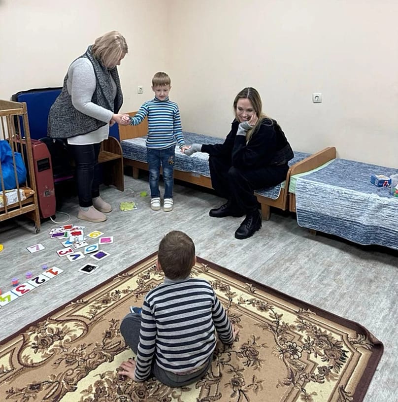 Die berühmte US-amerikanische Schauspielerin Angelina Jolie reiste erneut in die Ukraine.