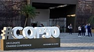 لافتة لقمة الأمم المتحدة للمناخ COP30 القادمة موجودة خارج المركز الصحفي في بيليم، ولاية بارا، البرازيل، يوم الثلاثاء 4 نوفمبر 2025. 