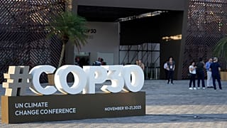 لافتة لقمة الأمم المتحدة للمناخ COP30 القادمة موجودة خارج المركز الصحفي في بيليم، ولاية بارا، البرازيل، يوم الثلاثاء 4 نوفمبر 2025. 
