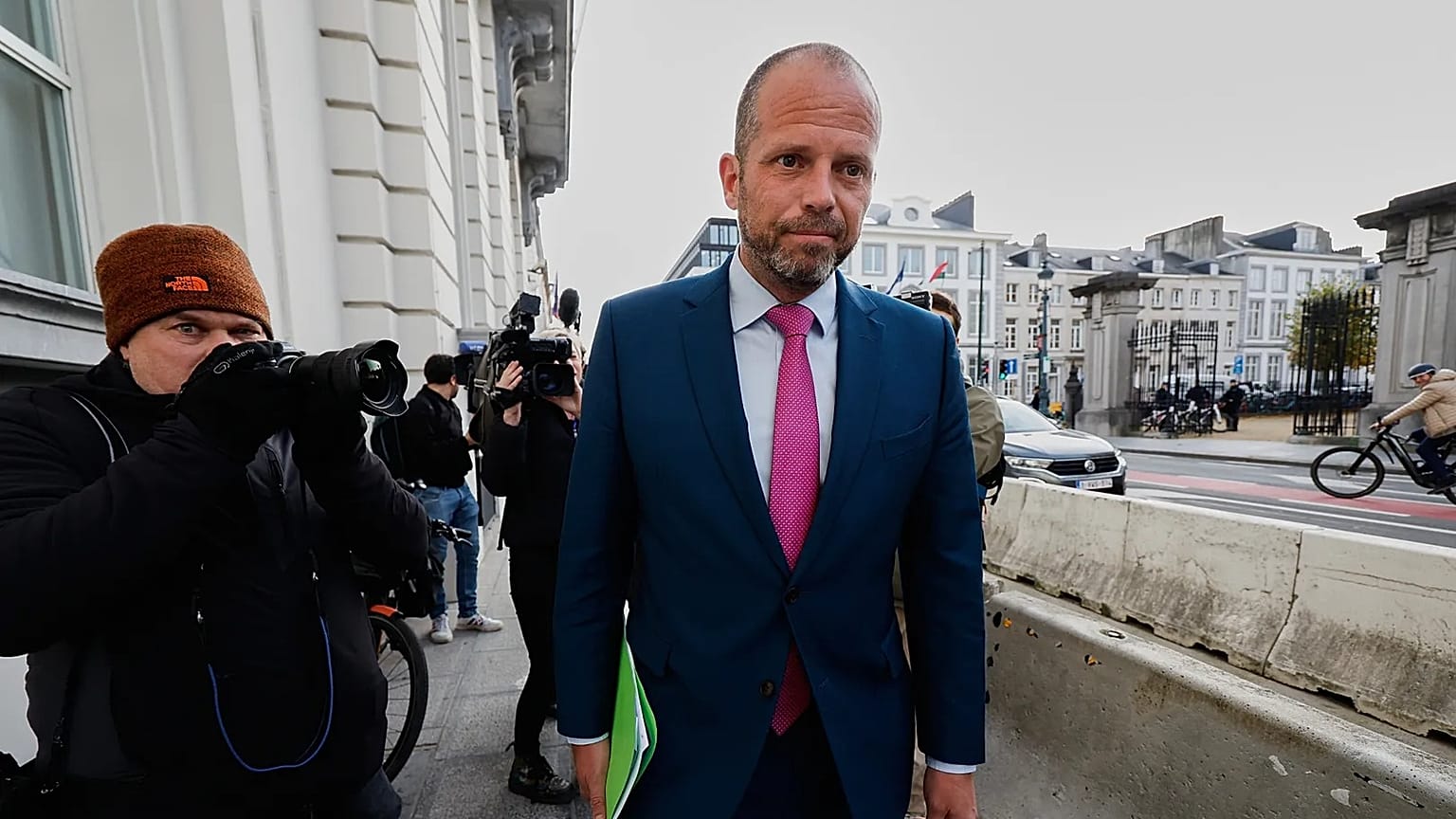 Belgium fontolóra veszi az illetéktelen drónok lelövését