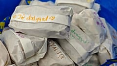 Σάντουιτς που περιμένουν για παράδοση στο Vitaminkommando στην οδό Pozsonyi - Βουδαπέστη, 6 Νοεμβρίου 2025.