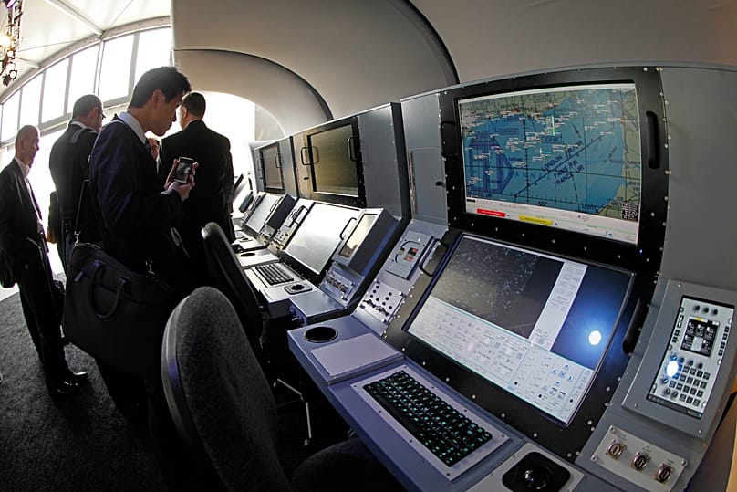 نمایی از تجهیزات الکترونیکی به کار رفته در هواپیمای پوسایدون 