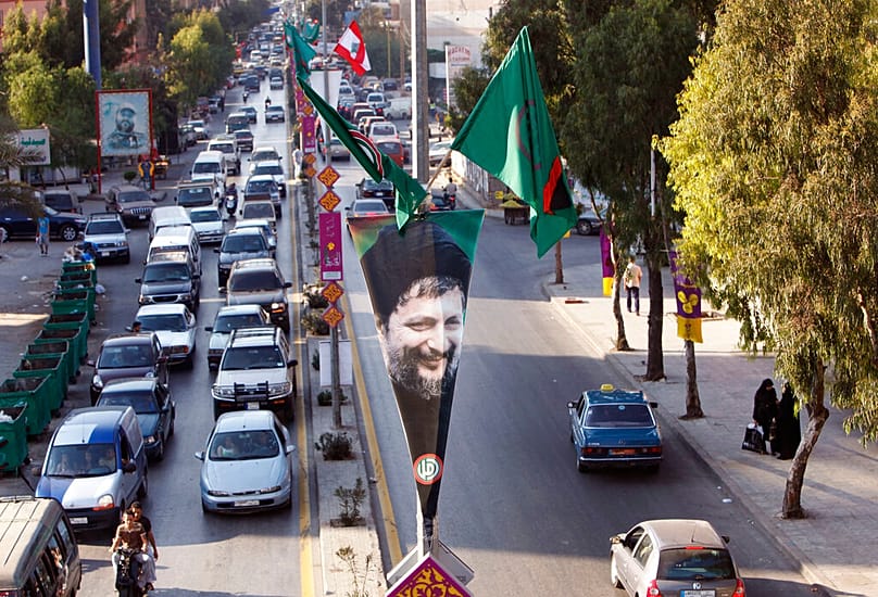  في هذه الصورة الملتقطة في 25 أغسطس/آب 2009، تظهر صورة الزعيم الروحي الشيعي، الإمام موسى الصدر