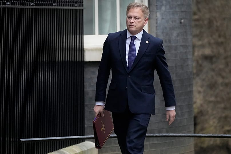 Eski İngiltere Savunma Bakanı Grant Shapps kabine toplantısı için Londra'da Downing Street'e geliyor, 6 Mart, 2024