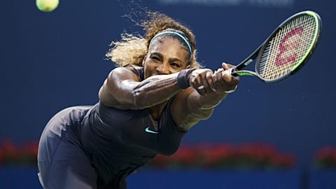 ARchive : Serena Williams, des États-Unis, lors du tournoi de tennis féminin de la Coupe Rogers , mercredi 7 août 2019, à Toronto. 