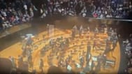 Demonstrierende stören ein Konzert der Israelischen Philharmonie in Paris. Sie zünden Bengalos und lassen Alarmsirenen heulen.