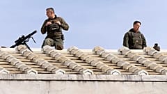 Mesterlövészek az amerikai Legfelsőbb Bíróság épületének tetején