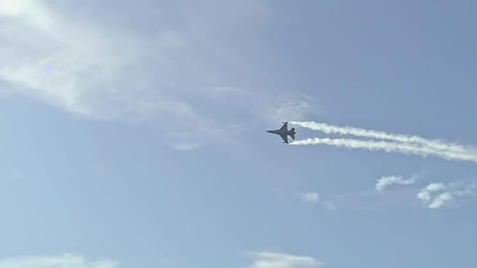 Grecia celebra un espectacular desfile aéreo cerca de Atenas con cazas F-35, Rafale y F-16 Zeus