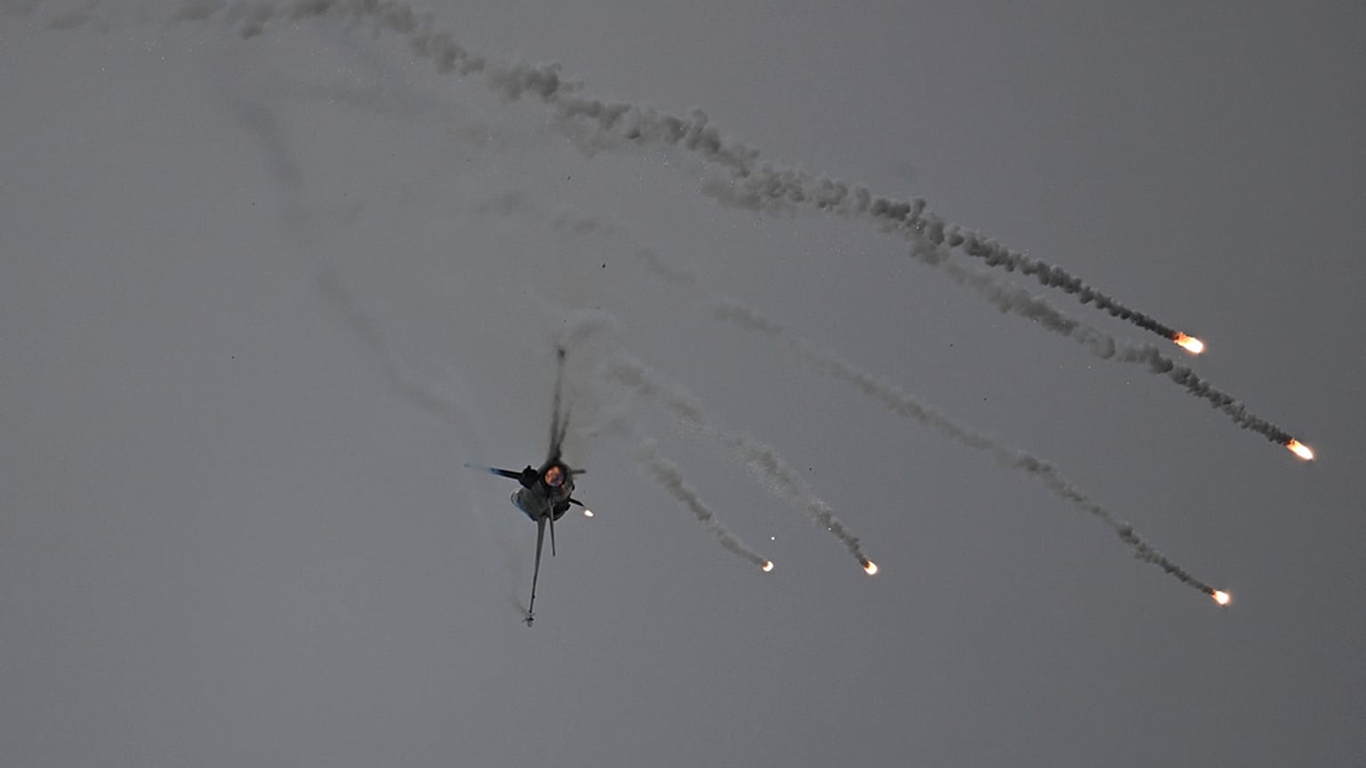 Griechenlands Luftwaffe bei einer Flugshow bei den Ochi-Days in Thessaloniki