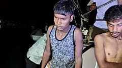 تُظهر هذه الصورة التي نشرتها وكالة إنفاذ القانون البحري الماليزية مهاجرين تم تسليمهم إلى السلطات، جزيرة لانكاوي، ماليزيا، يوم السبت 8 نوفمبر/تشرين الثاني 2025.