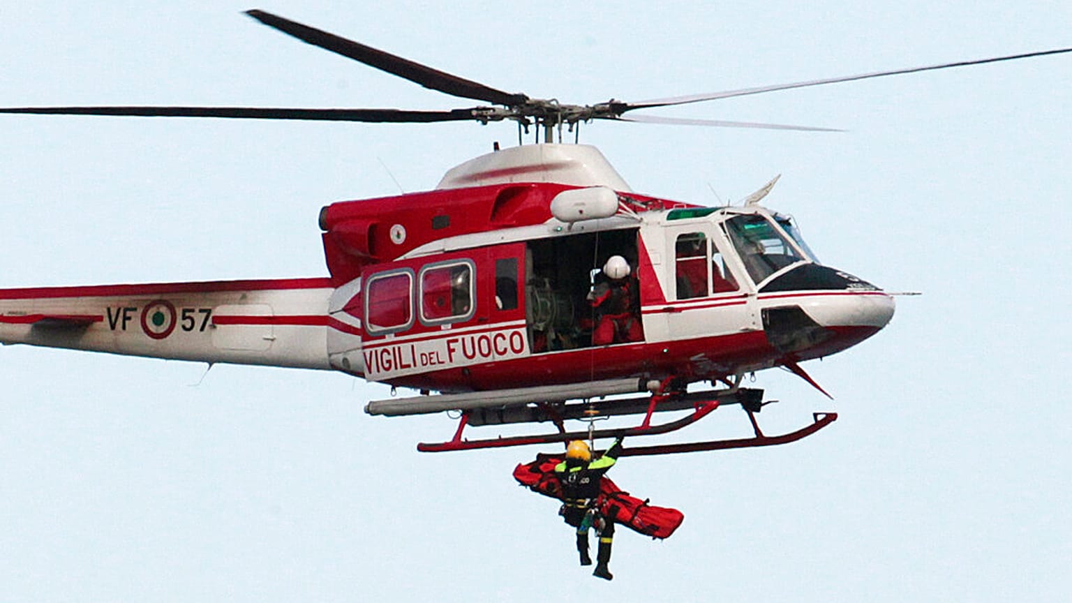 Operazioni di soccorso elicottero disperso tra Marche e Toscana