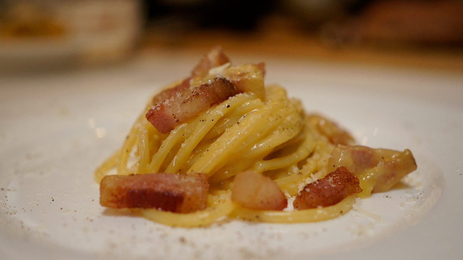 La pasta alla carbonara, uno dei piatti iconici e più globali della cucina italiana, in una foto scattata al Carbonara day del 2019 a Roma