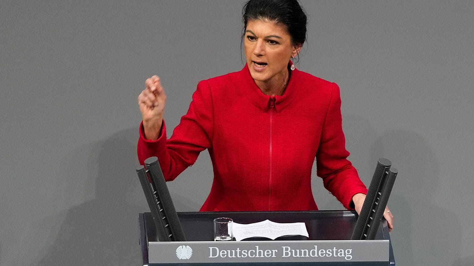 Sahra Wagenknecht von der BSW-Partei spricht am Mittwoch, dem 29. Januar 2025, während einer Debatte über Migration im Deutschen Bundestag in Berlin, Deutschland.