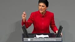 Sahra Wagenknecht von der BSW-Partei spricht am Mittwoch, dem 29. Januar 2025, während einer Debatte über Migration im Deutschen Bundestag in Berlin, Deutschland.