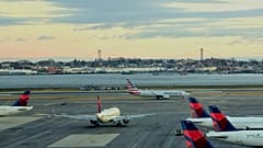 US-Airlines bieten Gebührenerlasse, Rückerstattungen und weitere Entschädigungen an.