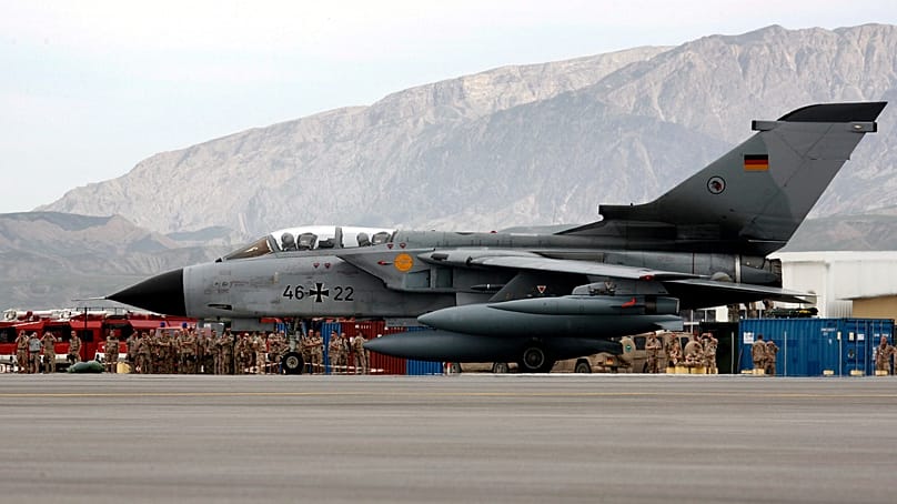 Die ersten Tornados vom Aufklärungsgeschwader 51 "Immelmann" der Luftwaffe im Feldlager Marmal in Mazar-i-Sharif in Afghanistan, Apr 5, 2007