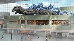 Am Flughafen Haneda in Tokio soll ein riesiger Godzilla entstehen. Eine Visualisierung zeigt ihn.