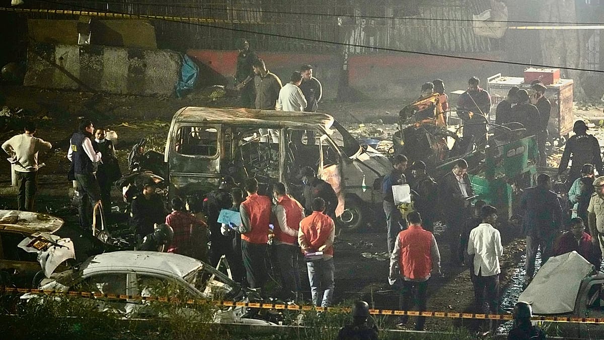 At least eight killed after car explodes near Red Fort tourist site in New Delhi, police say