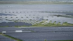 China baut einen Solarpark.