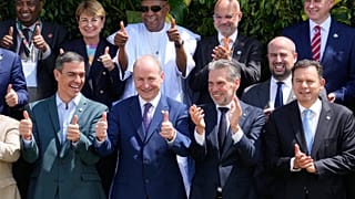 Sánchez junto al taoiseach de Irlanda, el primer ministro neerlandés y su homólogo de Portugal en la Cumbre del Clima COP30 de la ONU, 7 de noviembre.