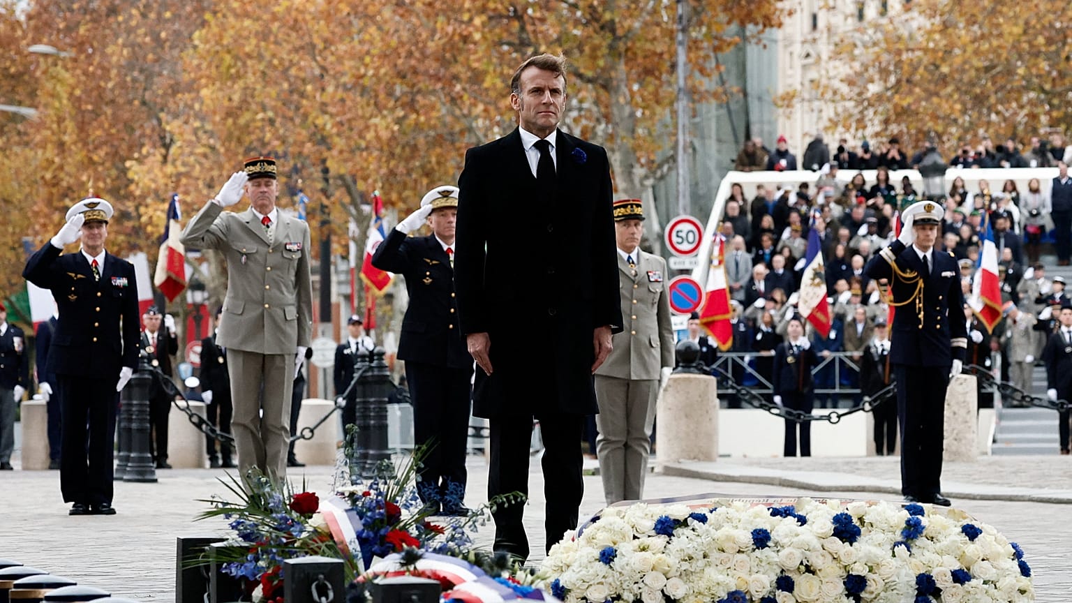 Presidente francês Emmanuel Macron assiste às comemorações do 107.º aniversário do Armistício de 11 de novembro de 1918