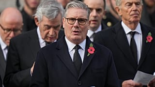 رئيس الوزراء البريطاني كير ستارمر يشارك في مراسم "أحد الذكرى" عند النصب التذكاري في لندن، يوم الأحد 9 نوفمبر/تشرين الثاني 2025