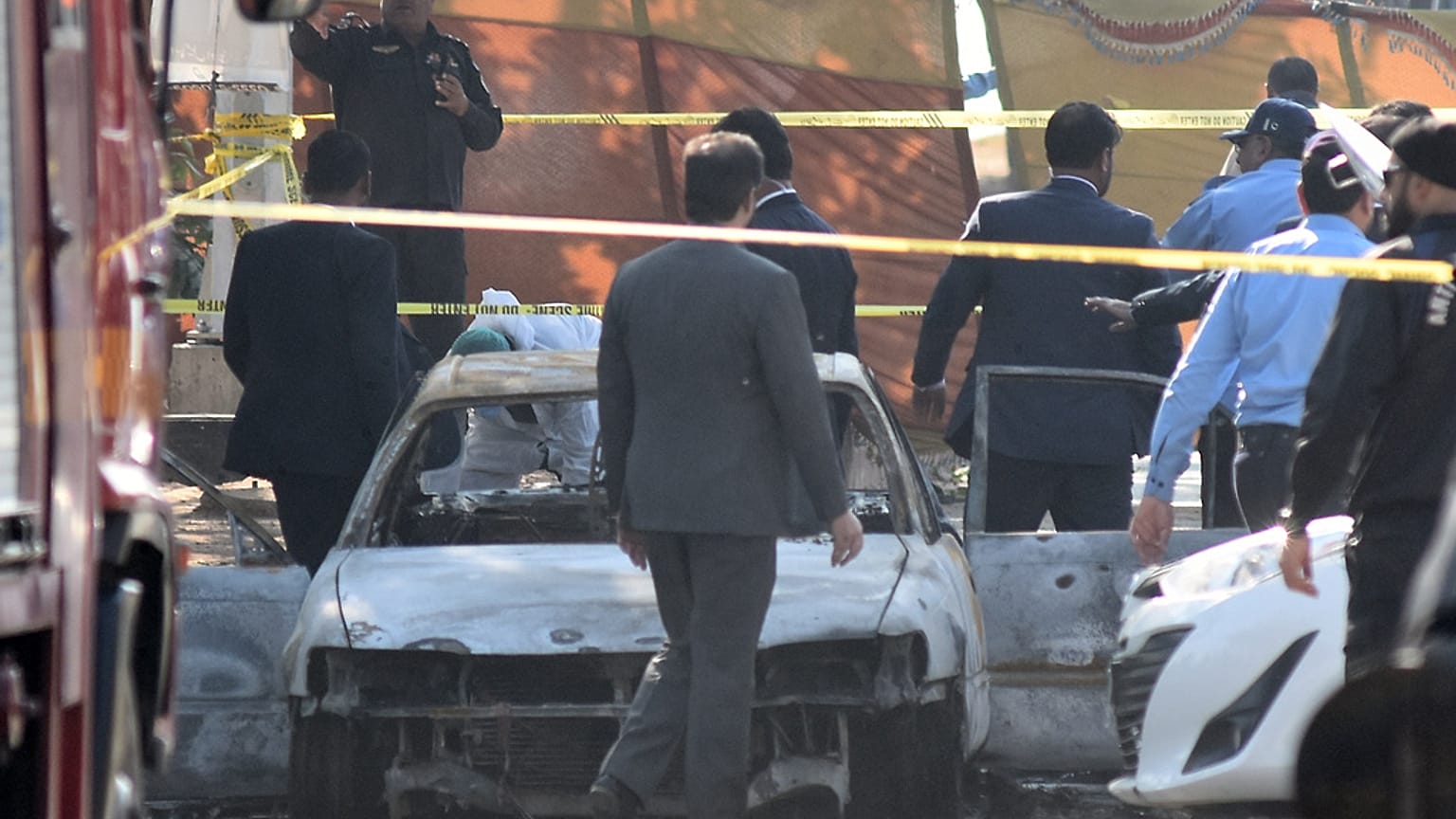 İslamabad'daki patlama sonrası mahkemenin etrafından bir görüntü, 11 Kasım 2025