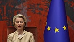 Η Πρόεδρος της Ευρωπαϊκής Επιτροπής, Ursula von der Leyen, στο Σερβικό Παλάτι στο Βελιγράδι, Σερβία, την Τετάρτη 15 Οκτωβρίου 2025. 