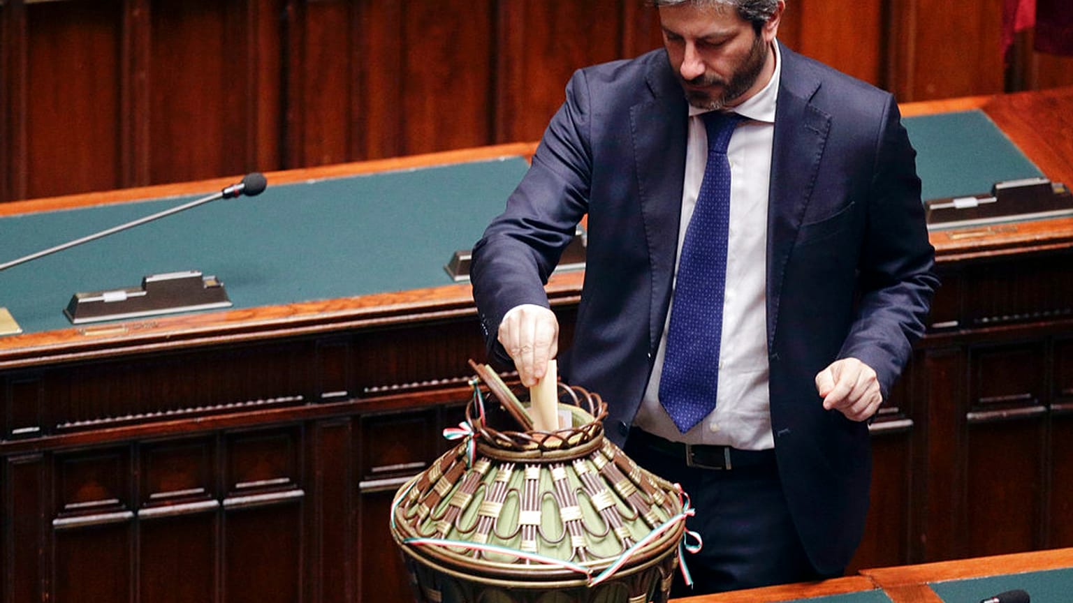 Roberto Fico vota per eleggere il presidente della Camera - Roma, venerdì 23 marzo 2018
