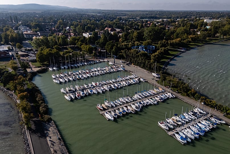 Vitorláskikötő Balatonlellén - érdemes kisebb merülésű hajókra váltani