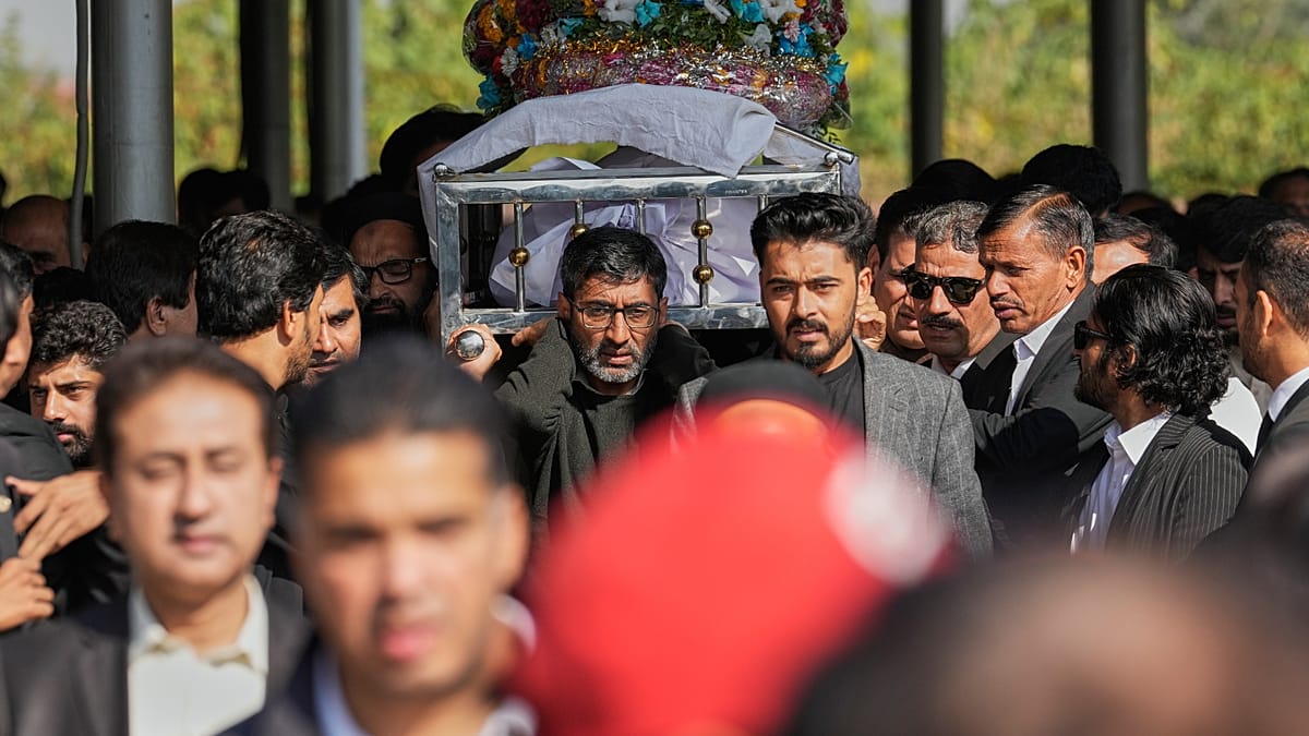 A pakisztáni kormány és a helyi média nem ugyanazokat gyanúsítja a keddi terrortámadásokkal