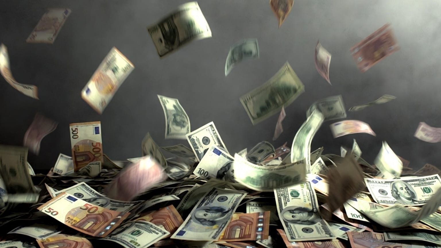 Euró- és dollárbankjegyek