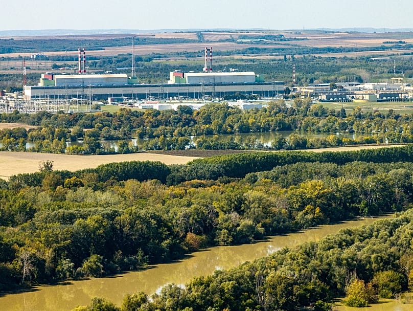 A Paksi Atomerőmű a Duna áradása idején, 2024 szeptemberében