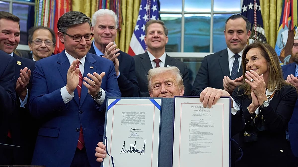 Trump signe une loi de financement et met fin au shutdown fédéral de 43 jours