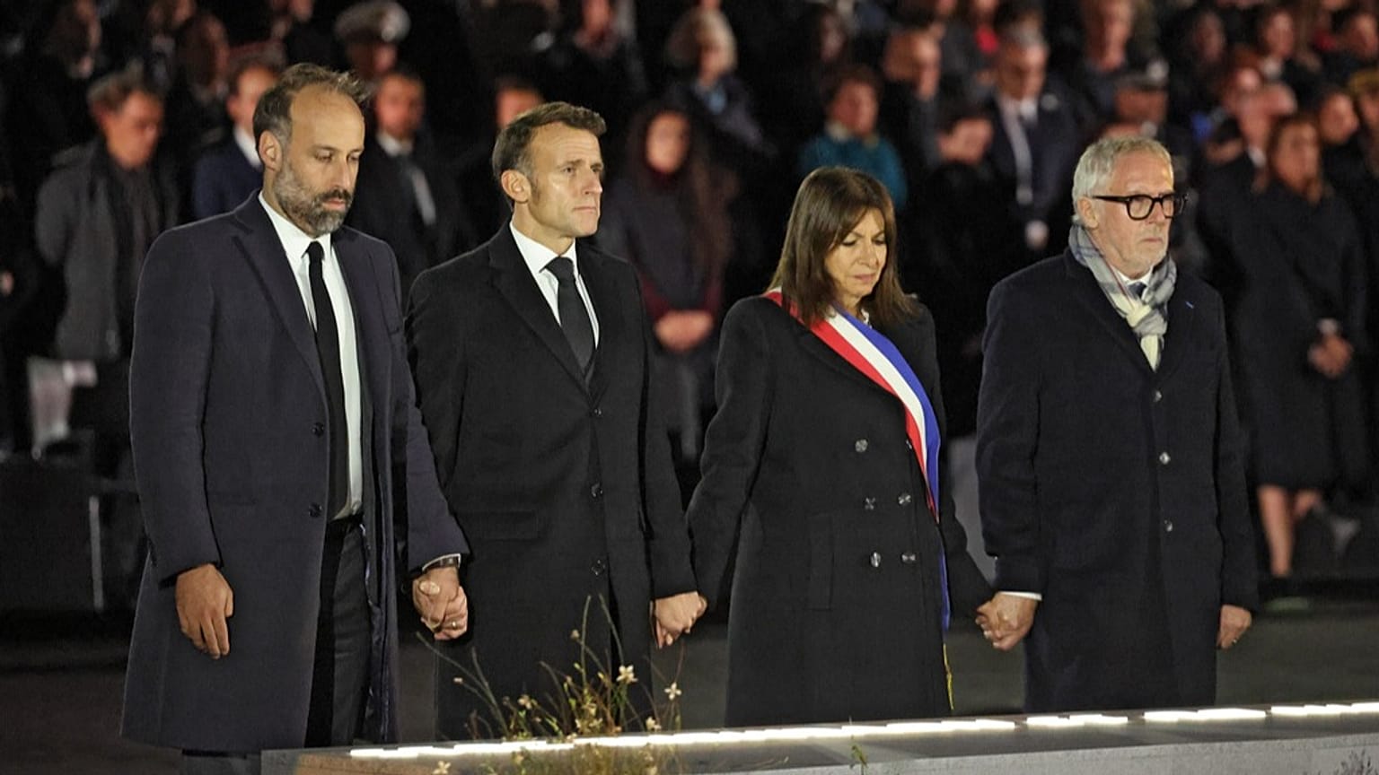 Arthur Denouveaux (Life for Paris), Emmanuel Macron, Anne Hidalgo et Philippe Duperron (13Onze15 Fraternité-Vérité).