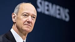 Roland Busch, CEO of Siemens AG, attends Siemens' annual press conference in Munich, Germany, Thursday, 17 Nov 2022